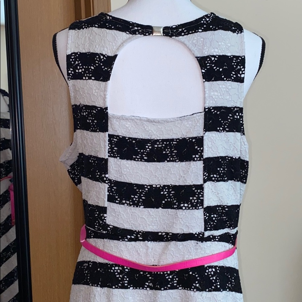Striped skater dress - Picture 4 of 8